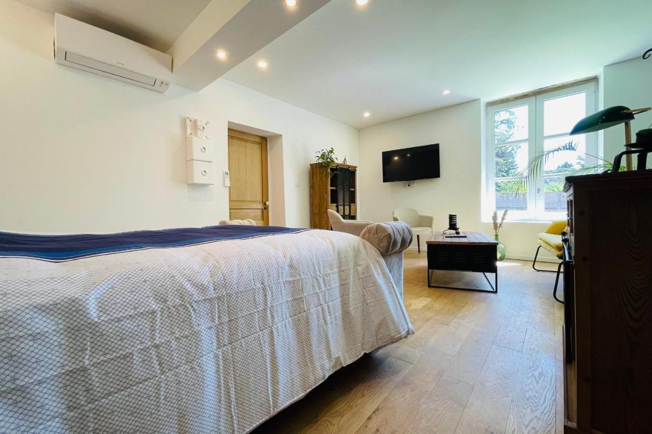 The Balzacienne Room In A Charming Mansion At The Gates Of Tours Saint-Avertin Exterior photo